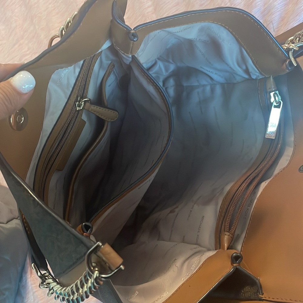 Purse - Picture 4 of 6